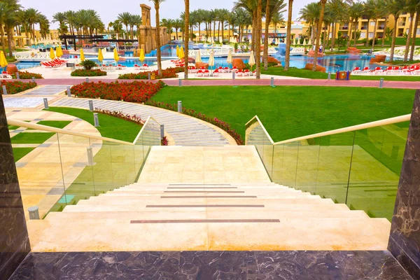 Sharm El Sheikh, Egito - 13 de abril de 2017: O luxuoso hotel de cinco estrelas RIXOS SEAGATE SHARM — Fotografia de Stock