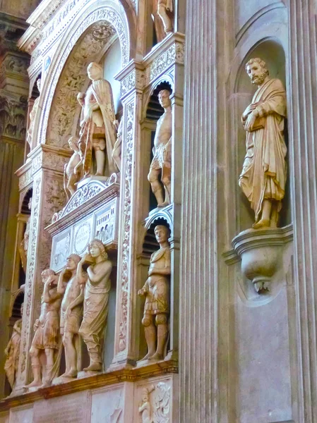 Veneza, Itália - 10 de maio de 2014: Detalhe da escultura dentro da Scuola Grande di San Giovanni Evangelista em Veneza — Fotografia de Stock