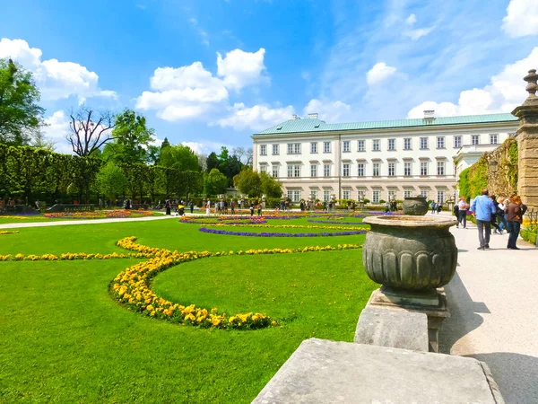 Salzburg, Austria - 01 maja 2017: Część ogrodów Mirabell w Salzburgu — Zdjęcie stockowe