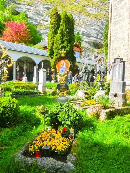 O pitoresco cemitério St. Peters em Salzburgo — Fotografia de Stock