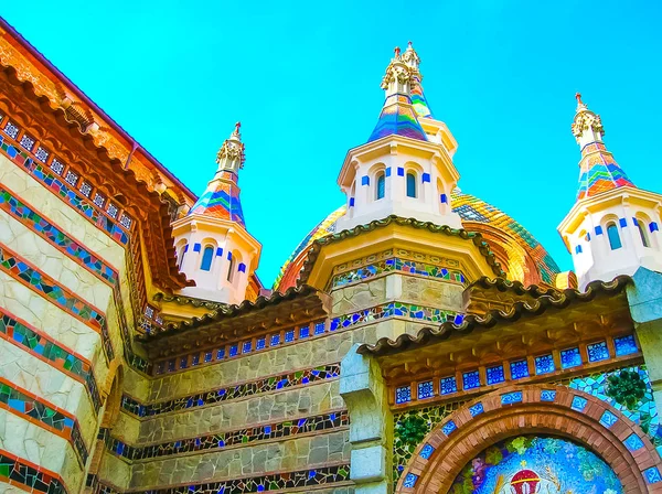 아름 다운 교회로 렛 드 마 르, 스페인의 보기. — 스톡 사진