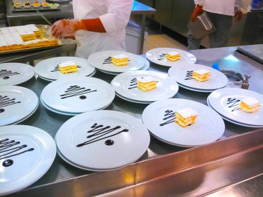 Plakalar için tatlılar yemek listesi.