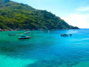 Güzel plaj tropikal bir ada Koh Racha Yai