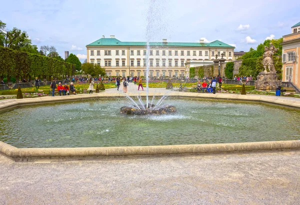 Salzburg, Austria - 01 maja 2017: Część ogrodów Mirabell w Salzburgu — Zdjęcie stockowe