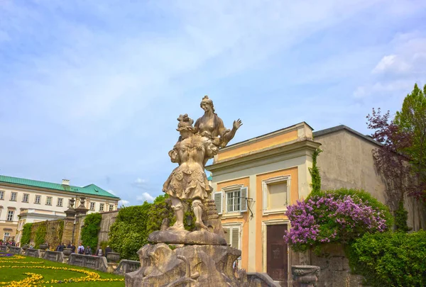 Salzburg, Austria - 01 maja 2017: Część ogrodów Mirabell w Salzburgu — Zdjęcie stockowe