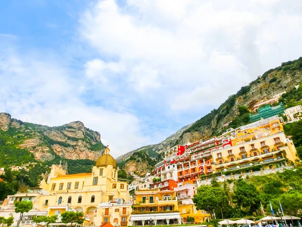 Positano, Itália, ao longo da deslumbrante Costa Amalfitana . — Fotografia de Stock