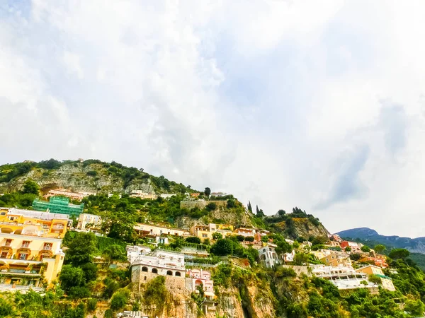 Positano, Itália, ao longo da deslumbrante Costa Amalfitana . — Fotografia de Stock