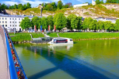 Kilitleri Salzburg ile kaplı köprü çit