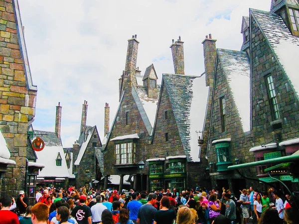 Orlando Yhdysvallat Tammikuu 2014 Vierailijat Nauttivat Harry Potter Teemalla Nähtävyyksiä — kuvapankkivalokuva