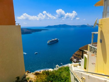 Fira Köyü Santorini Adası Yunanistan üzerinden denize görüntülemek