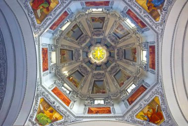 Salzburg, Avusturya - 01 Mayıs 2017: İç Salzburg Katedrali - Ayrıntılar