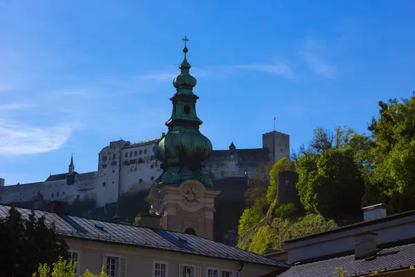 Salzburg, Oostenrijk - 01 mei 2017: Hohensalzburg Vesting, Salzburg in Oostenrijk — Stockfoto