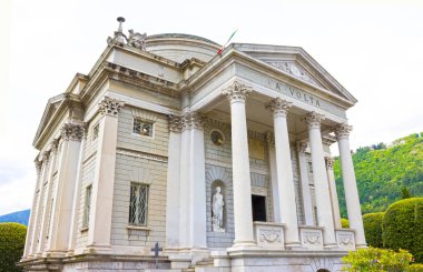 Como, İtalya - 03 Mayıs 2017: Como Müzesi Volta tapınak denilen ve bilim adamı Alessandro Volta elektrik pili icat eden adanmış