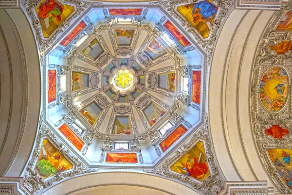 Salzburg, Austria - May 01, 2017: Interior of Salzburg Cathedral - details — Stock Photo, Image