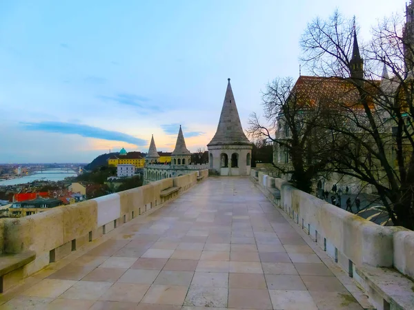 渔人堡垒在布达佩斯的城堡小山在匈牙利 — 图库照片