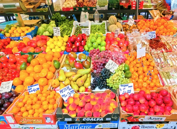 Veneza Itália Maio 2017 Detalhe Uma Barraca Frutas Mercado Veneza — Fotografia de Stock