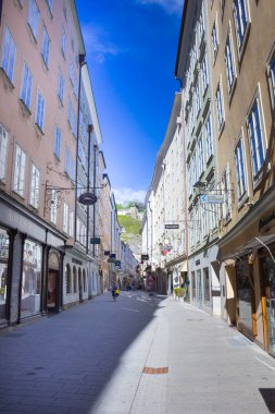 Salzburg, Avusturya - 01 Mayıs 2017: Salzburg, Austria eski evlerde.