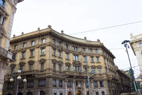 Ev İtalya, Avrupa, Milan, eski mimari cephe