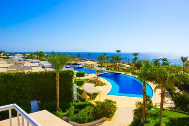 Sharm El Sheikh, Mısır - 26 Eylül 2017: Binalar ve havuz Monter Carlo Sharm Resort ve Spa, Sharm El Sheikh, Mısır üzerinde 26 Eylül 2017