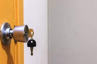 Anahtar deliği kapı anahtarı