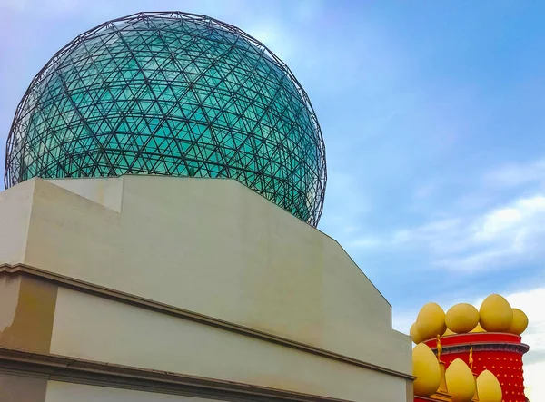 Figueres, İspanya - 15 Eylül 2015: Dali Müzesi Figueres, İspanya