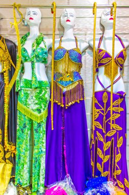 Sharm el Sheikh, Mısır - 23 Eylül 2017: renkli erkek veya kadın Ulusal elbise Mısır ile süsleme.