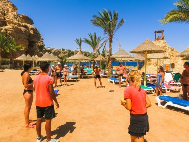 Sharm El Sheikh, Mısır - 25 Eylül 2017: Turist otel Dreams Beach Resort Sharm 5 adlı animasyon oyun yıldız