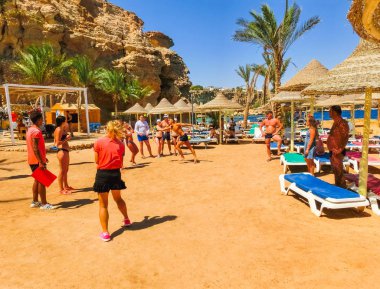 Sharm El Sheikh, Mısır - 25 Eylül 2017: Turist otel Dreams Beach Resort Sharm 5 adlı animasyon oyun yıldız