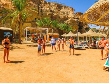 Sharm El Sheikh, Mısır - 25 Eylül 2017: Turist otel Dreams Beach Resort Sharm 5 adlı animasyon oyun yıldız