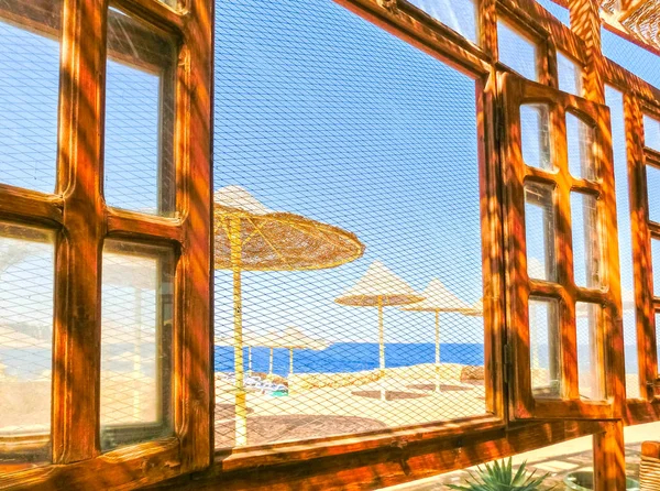 Sharm El Sheikh, Egipto - 25 de septiembre de 2017: Restaurante al aire libre y playa en el hotel de lujo, Sharm el Sheikh, Egipto — Foto de Stock