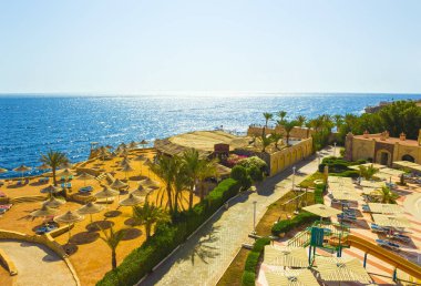 Sharm El Sheikh, Mısır - 24 Eylül 2017: Lüks görünümünü gün mavi gökyüzü ile otel Dreams Beach Resort Sharm 5 yıldız
