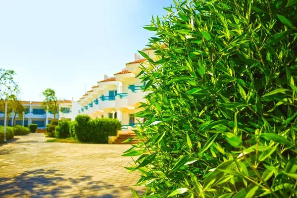 Façade de l'hôtel avec balcons et fenêtres Sharm El Sheikh, Egypte — Photo