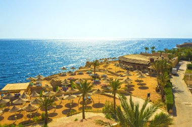 Sharm El Sheikh, Mısır - 24 Eylül 2017: Lüks görünümünü gün mavi gökyüzü ile otel Dreams Beach Resort Sharm 5 yıldız