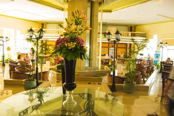 Sharm El Sheikh, Egipto - 23 de septiembre de 2017: lobby del hotel en el lujoso hotel de cinco estrellas Dreams Beach Resort Sharm 5 estrellas — Foto de Stock