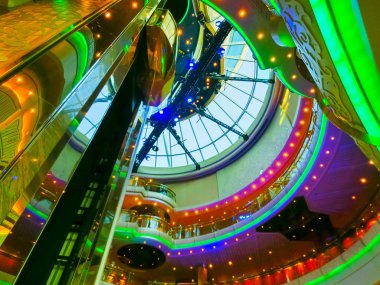 Venice, İtalya - 06 Haziran 2015: Cruise gemisi Royal Caribbean International tarafından Denizlerin İhtişam