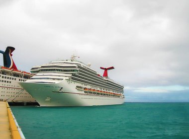 Miami, Amerika Birleşik Devletleri - 8 Ocak 2014: Carnival zafer Cruise Ship