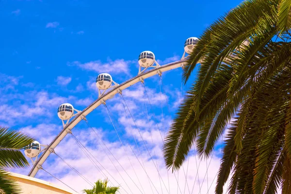 Las Vegas, United States of America - May 05 2016: The High Roller at the Linq, a dining and shopping district at the center of the Las Vegas Strip — Stock Photo, Image