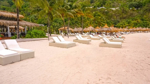 Praia branca bonita em Santa Lúcia, Ilhas do Caribe — Fotografia de Stock