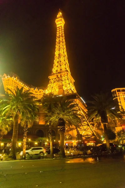 Las Vegas, Förenta staterna - 07 maj 2016: nattscen längs The Strip i Las Vegas i Nevada — Stockfoto