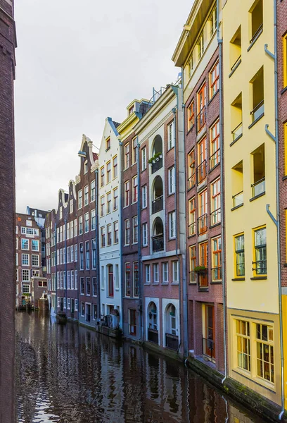 Najbardziej znane kanały i nasypy z Amsterdamu. — Zdjęcie stockowe