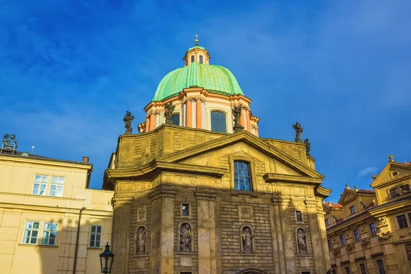 Церковь Святого Франциска Ассизского в Праге — стоковое фото