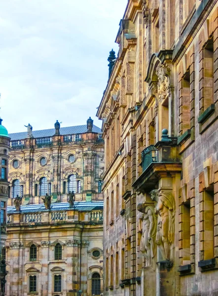 Dresde, Alemania - 31 de diciembre de 2017: El palacio de Zwinger, Dresde, Sajonia, Alemania, Europa — Foto de Stock