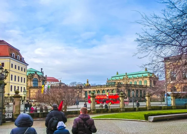 Dresde, Alemania - 31 de diciembre de 2017: El palacio de Zwinger, Dresde, Sajonia, Alemania, Europa — Foto de Stock