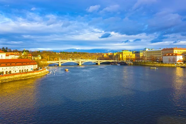 Veduta di Mala Strana sul fiume Moldava — Foto Stock