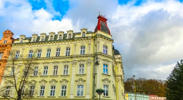 Building facades in Karlovy Vary, Czech Republic — Stock Photo, Image