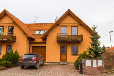 Ricany, Cszech Cumhuriyeti - 02 Ocak 2018: Köyün yakınındaki Prag bulunan Ricany, Modern binada