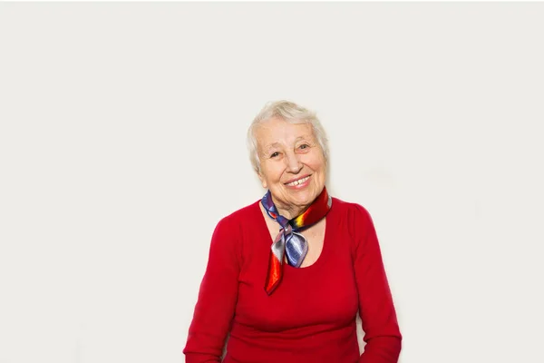 Retrato de mulher idosa feliz rindo — Fotografia de Stock