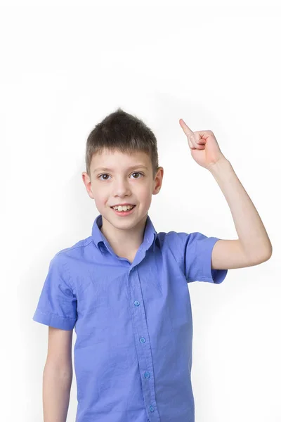 Porträt eines lächelnden Teenagers. glücklicher Teenager im T-Shirt. — Stockfoto