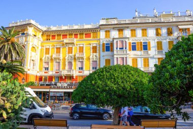 Rapallo, İtalya - 17 Eylül 2019: Rapallo, İtalya 'daki bina cephesi