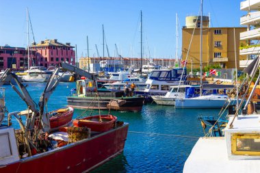 Cenova, İtalya - 11 Eylül 2019: Ceneviz Limanı - İtalya